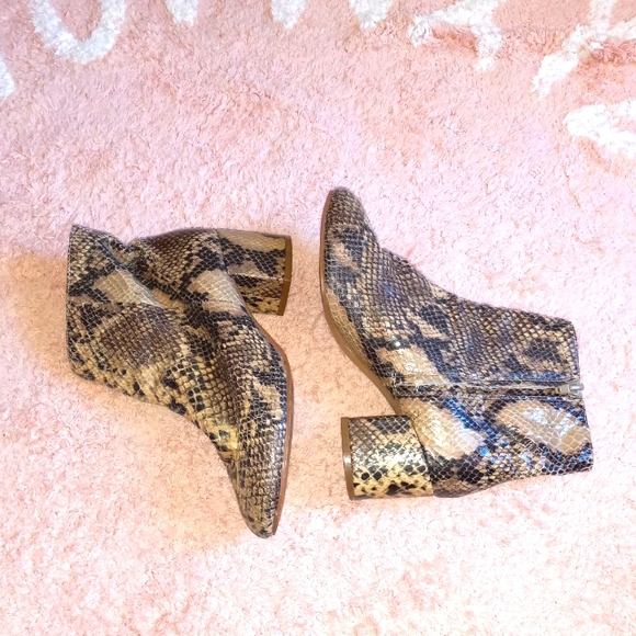 Snakeskin boot 7 - Picture 8 of 12